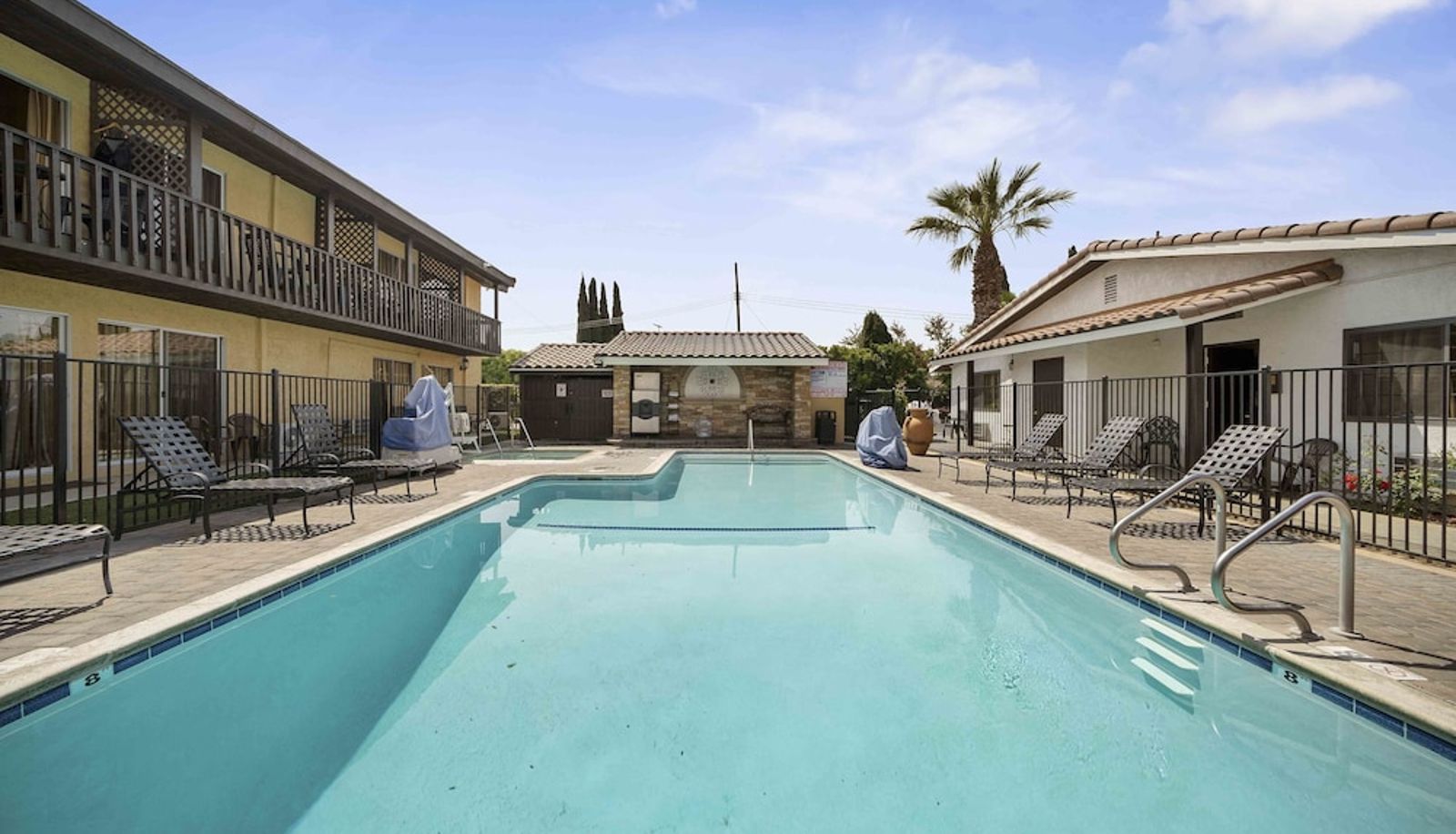 Piscine - Lemon Tree Hotel & Suites Anaheim