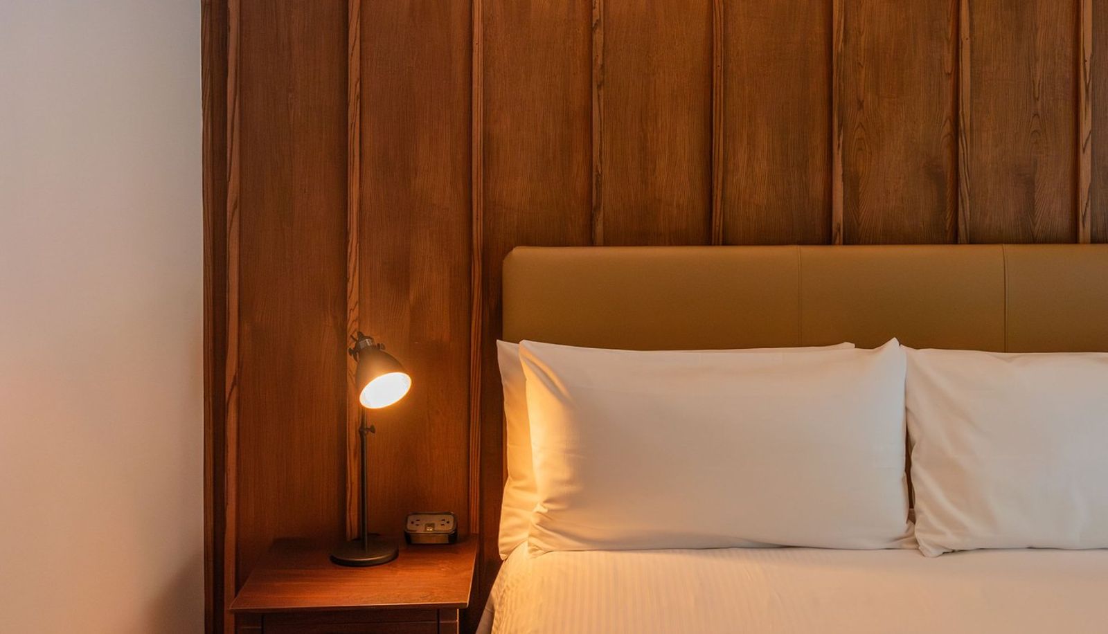 Room - Rocky Waters Inn And Suites