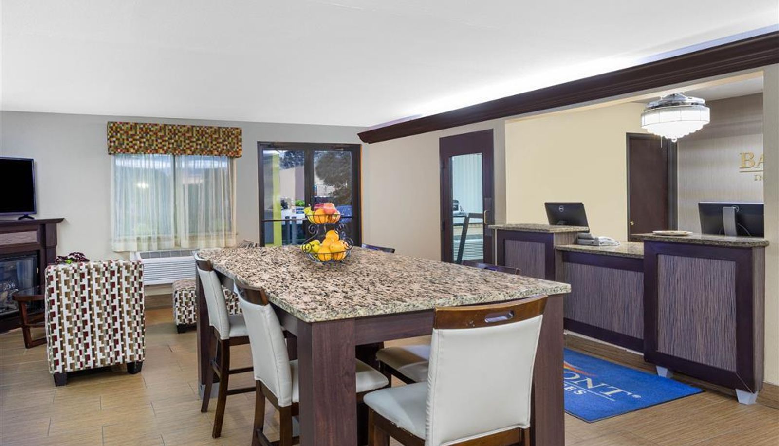 Hall - Econo Lodge Harrodsburg