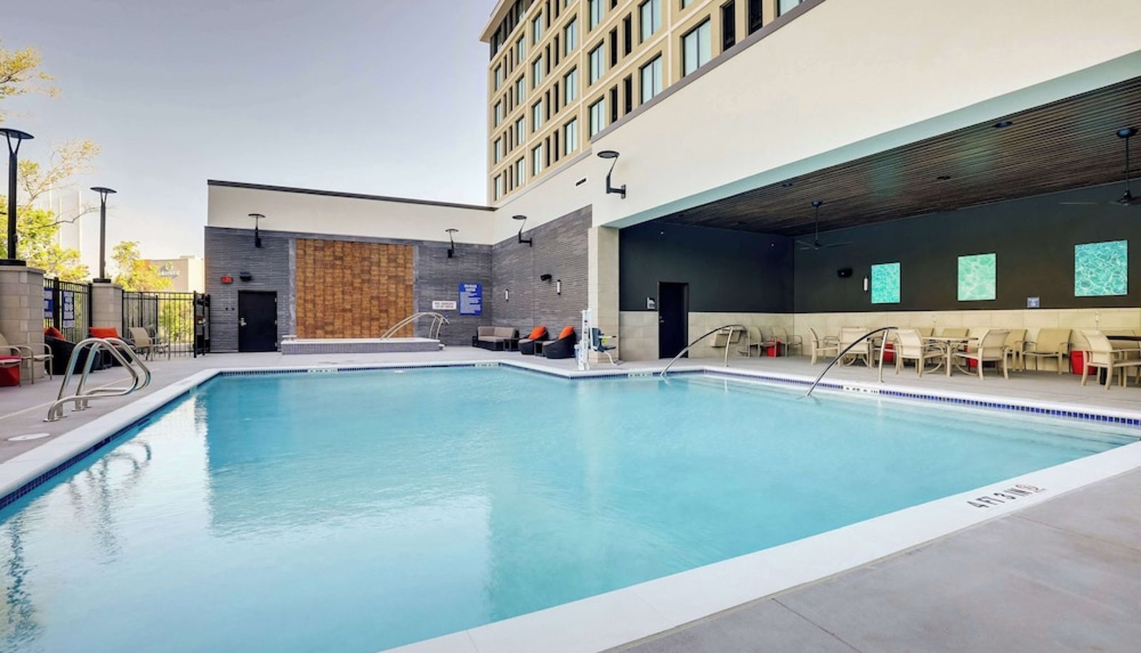 Piscine - Drury Plaza Hotel North Charleston