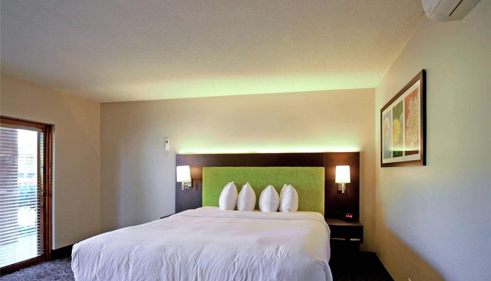 Room - El Sendero Inn an Ascend Collection Hotel