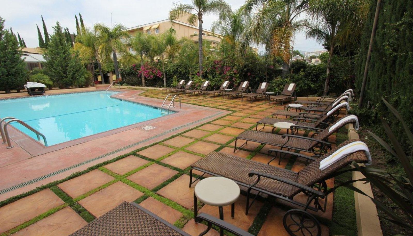 Info - Hollywood Hotel