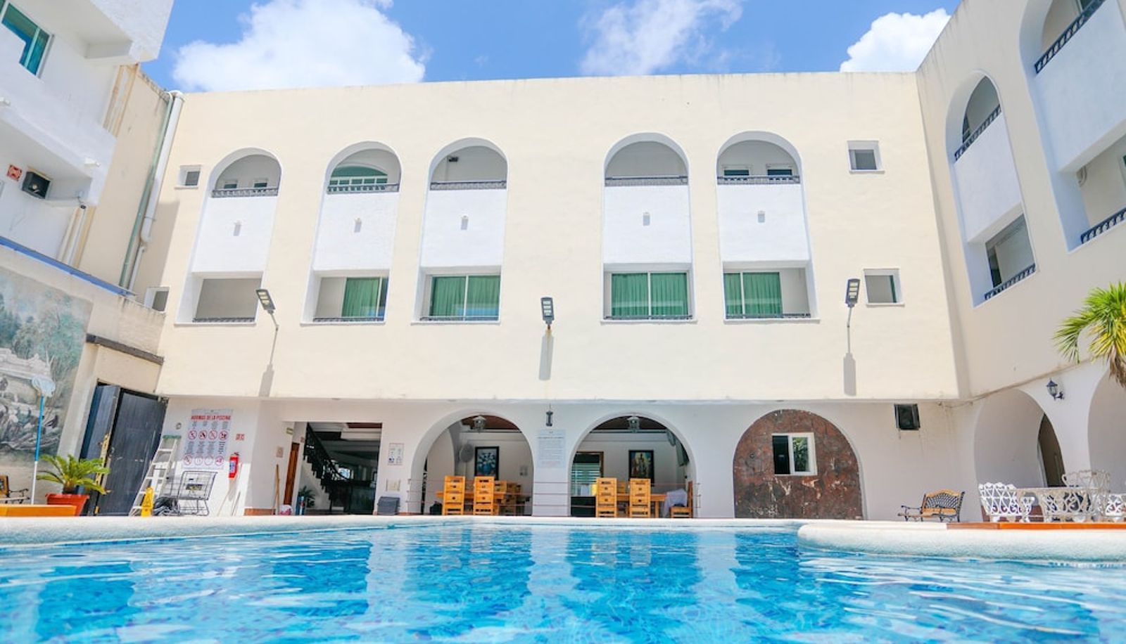 Pool - Hotel Maria de Lourdes Cancun
