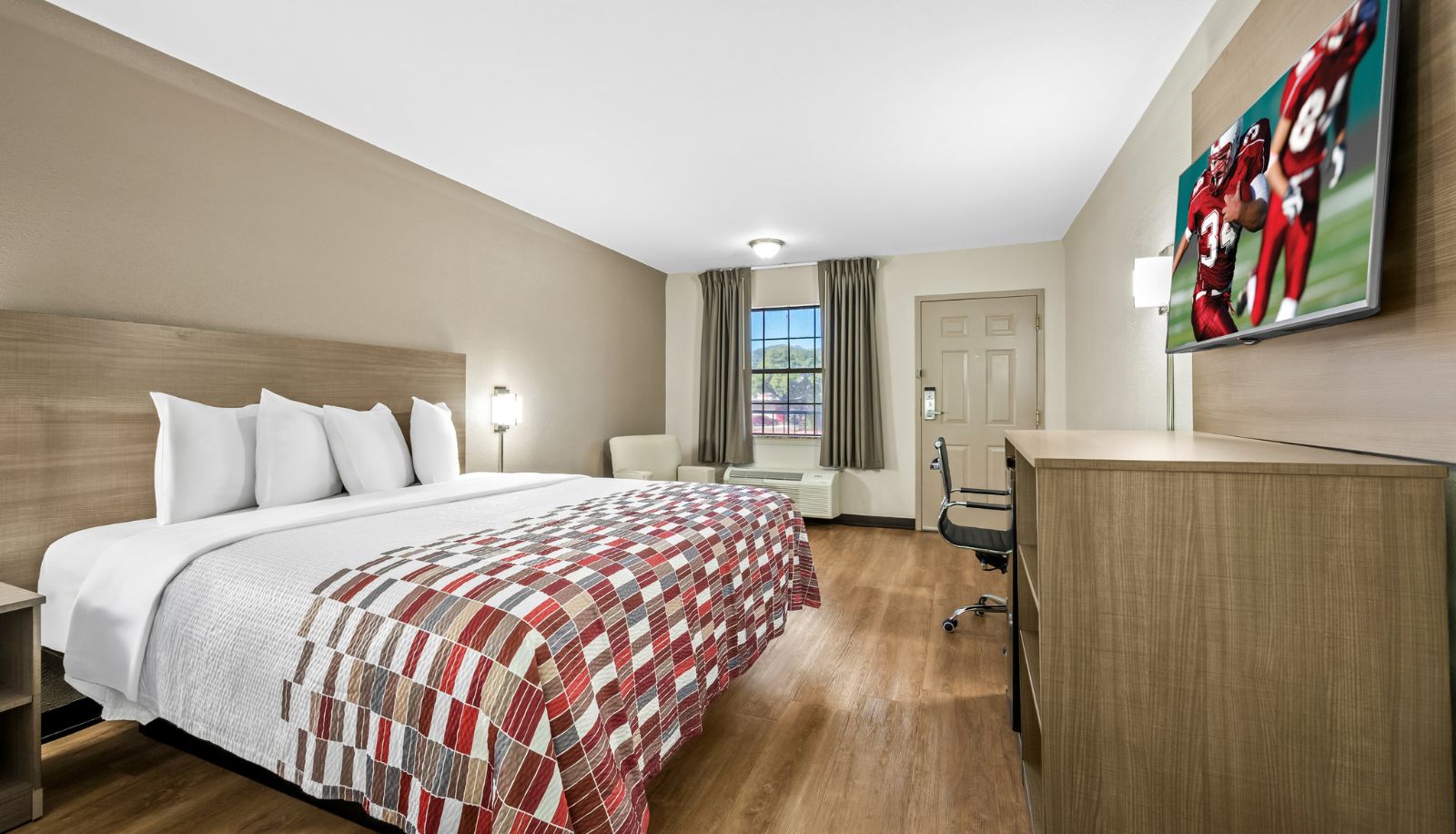 Room - Red Roof Inn College Station