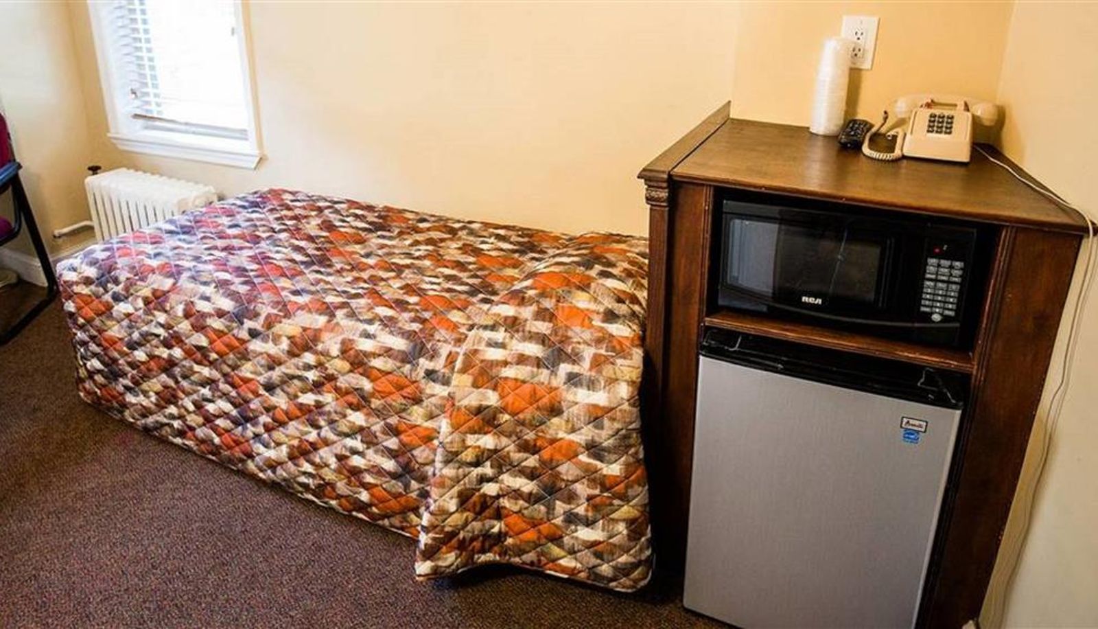 Room - Riverside Tower Hotel