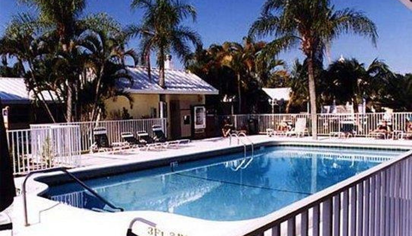 Wellnessbereich - LEMON TREE INN