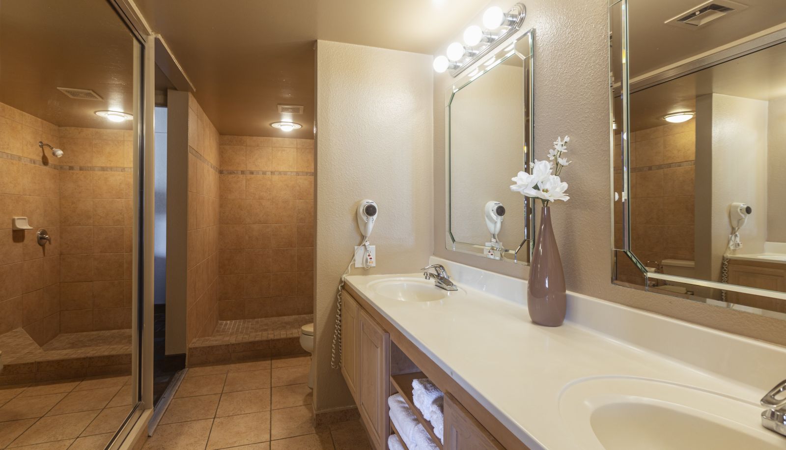 Room - The Nautical Beachfront Resort