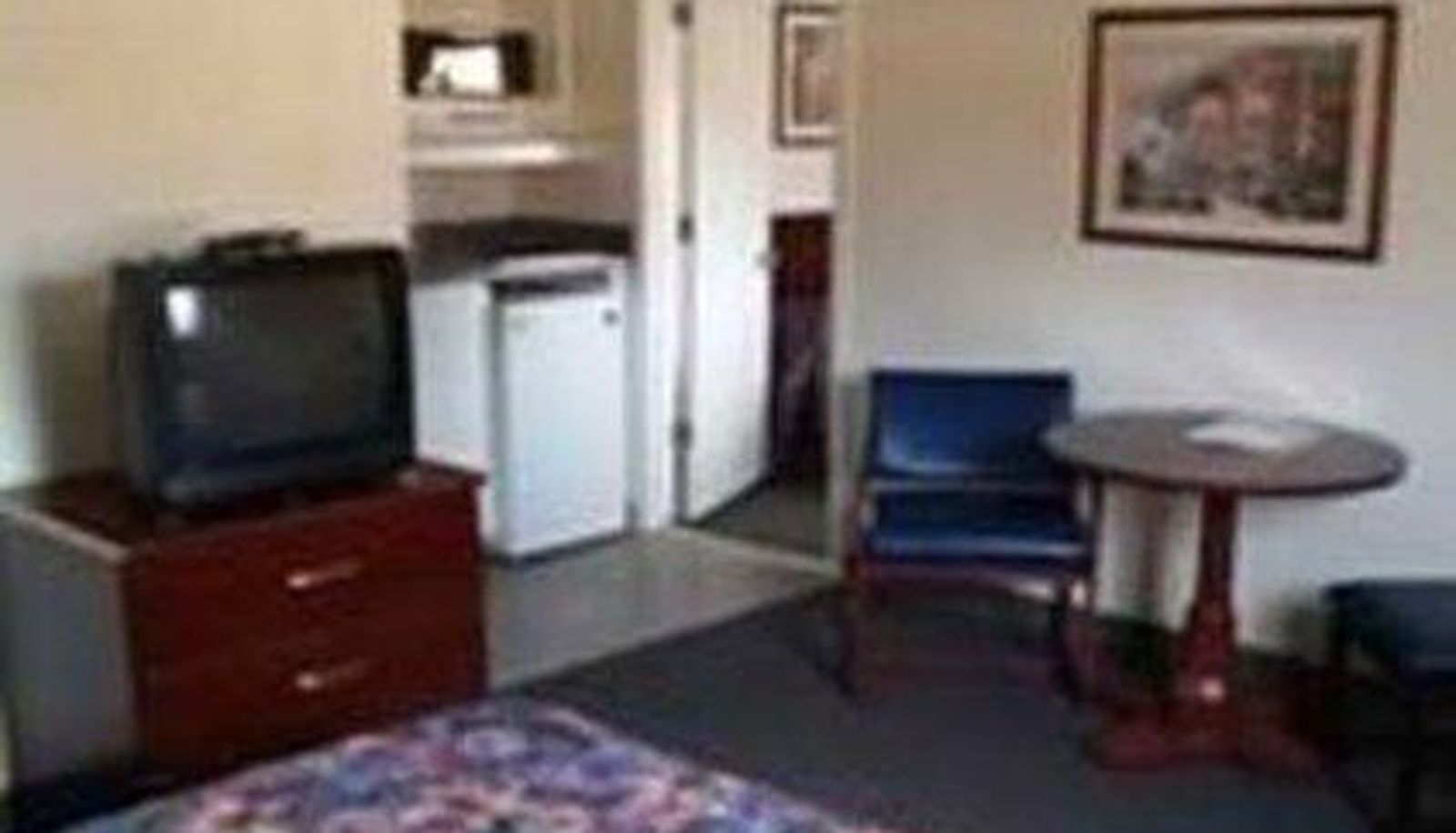 Room - BUDGETEL INN BIRMINGHAM E