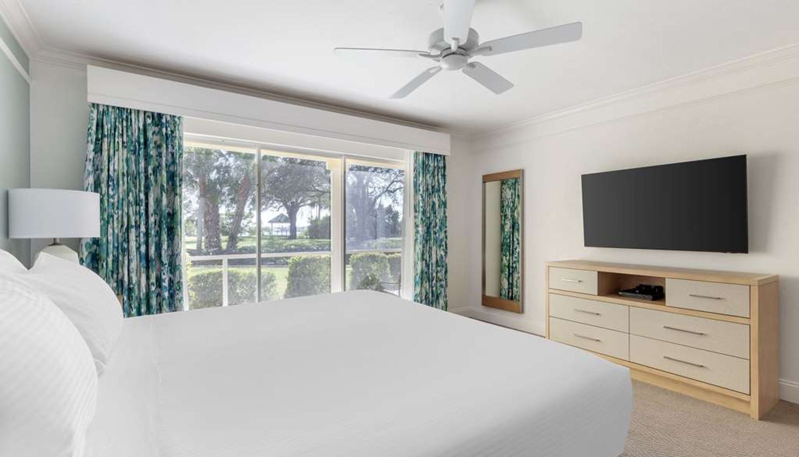 Zimmer - Hilton Vacation Club Charter Club Naples Bay