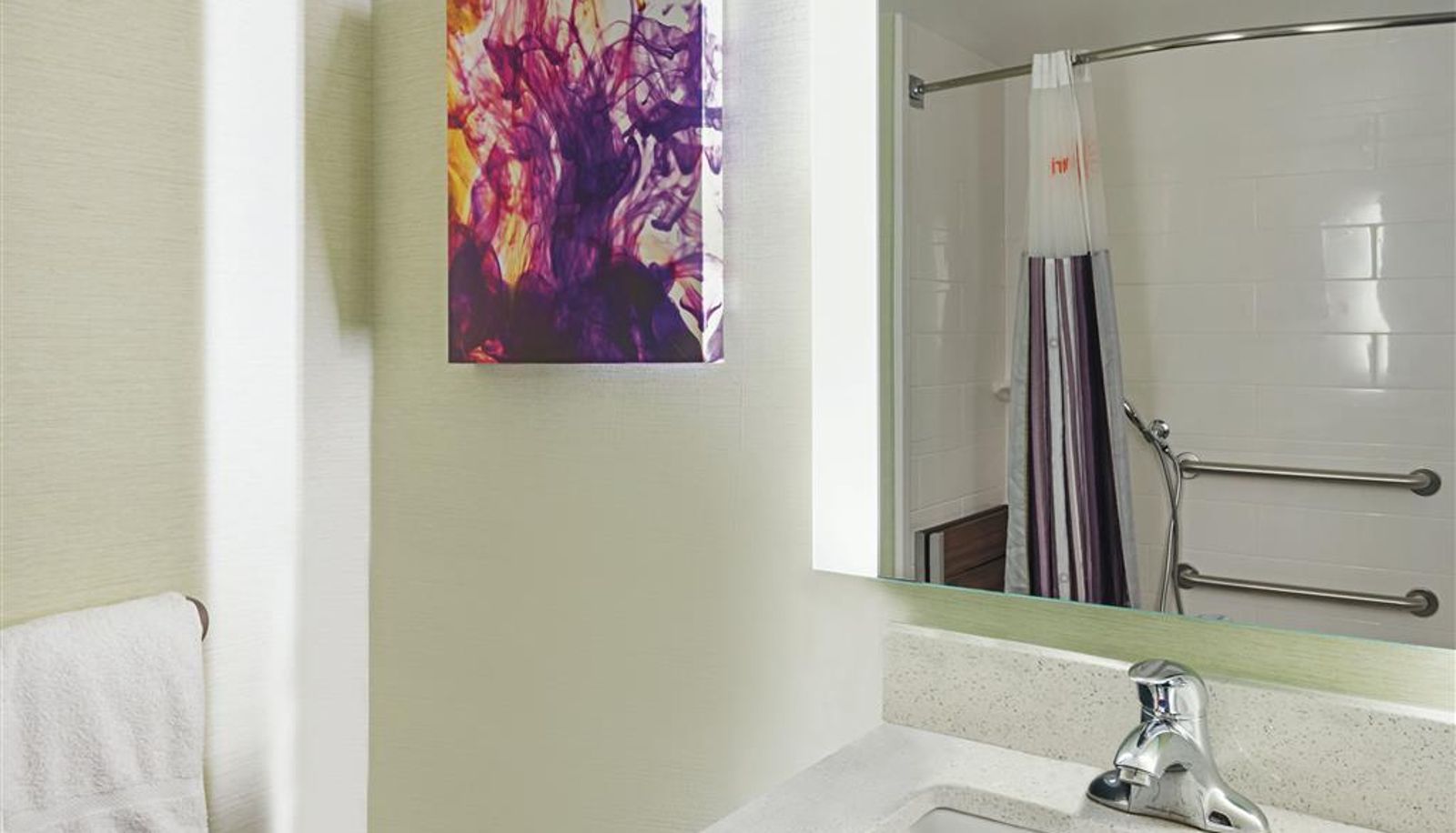 Zimmer - La Quinta Inn & Suites by Wyndham Orange County Airport