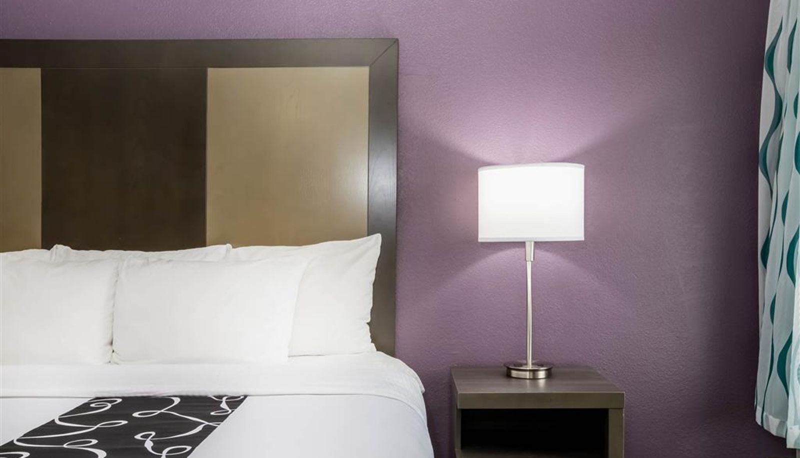 Room - La Quinta Inn by Wyndham Davenport & Conference Center