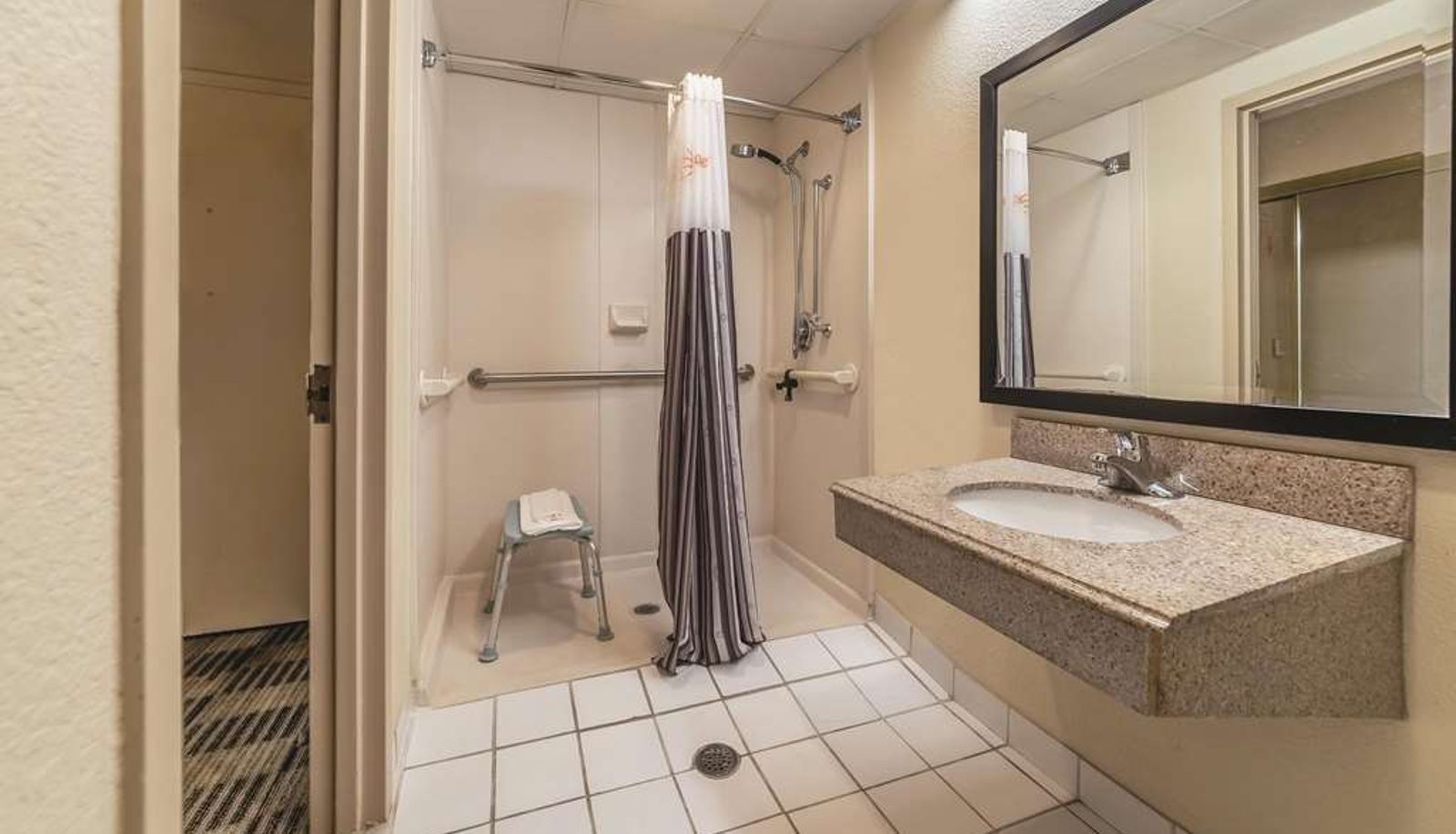 Room - Ramada by Wyndham Fairfield NJ