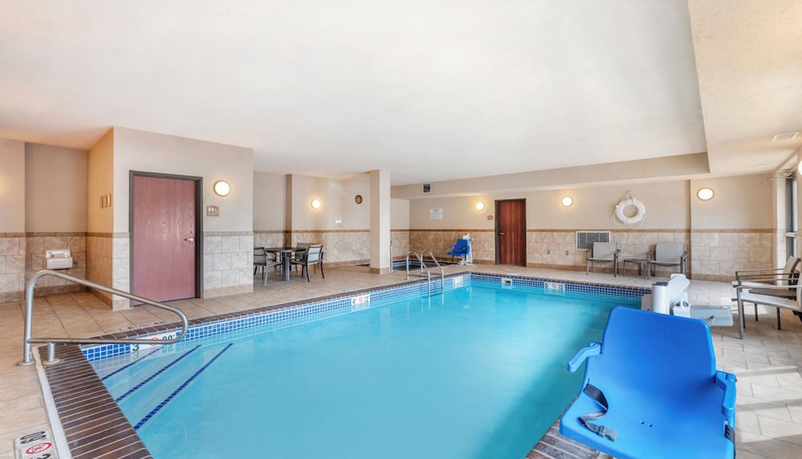 Pool - Clarion Pointe Sioux Falls Airport