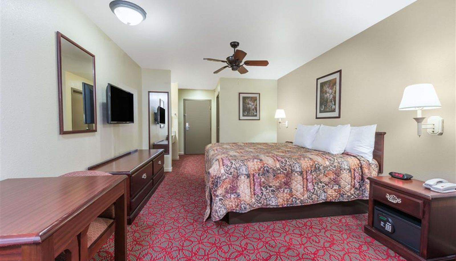Camera - Days Inn by Wyndham St Peters/St Charles