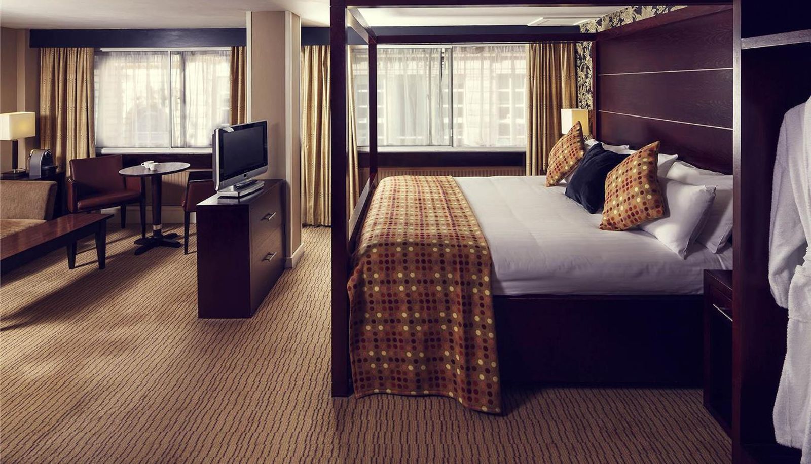 Camera - Mercure Glasgow City Hotel