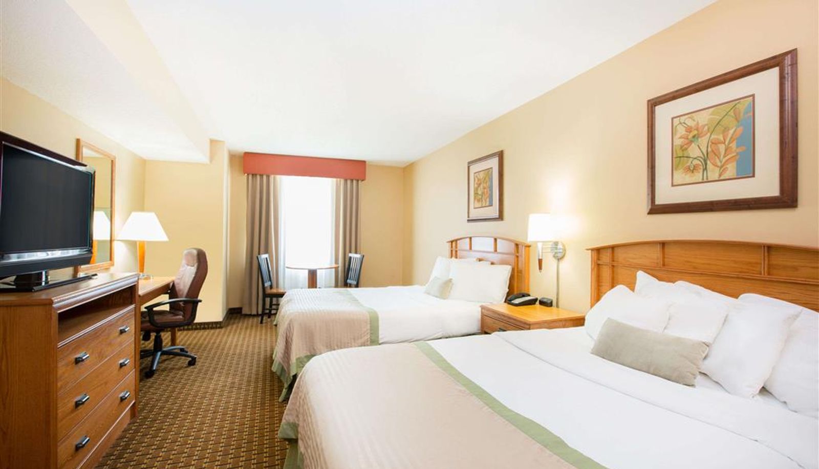 Room - Ramada by Wyndham Des Moines Tropics Resort & Conference Ctr