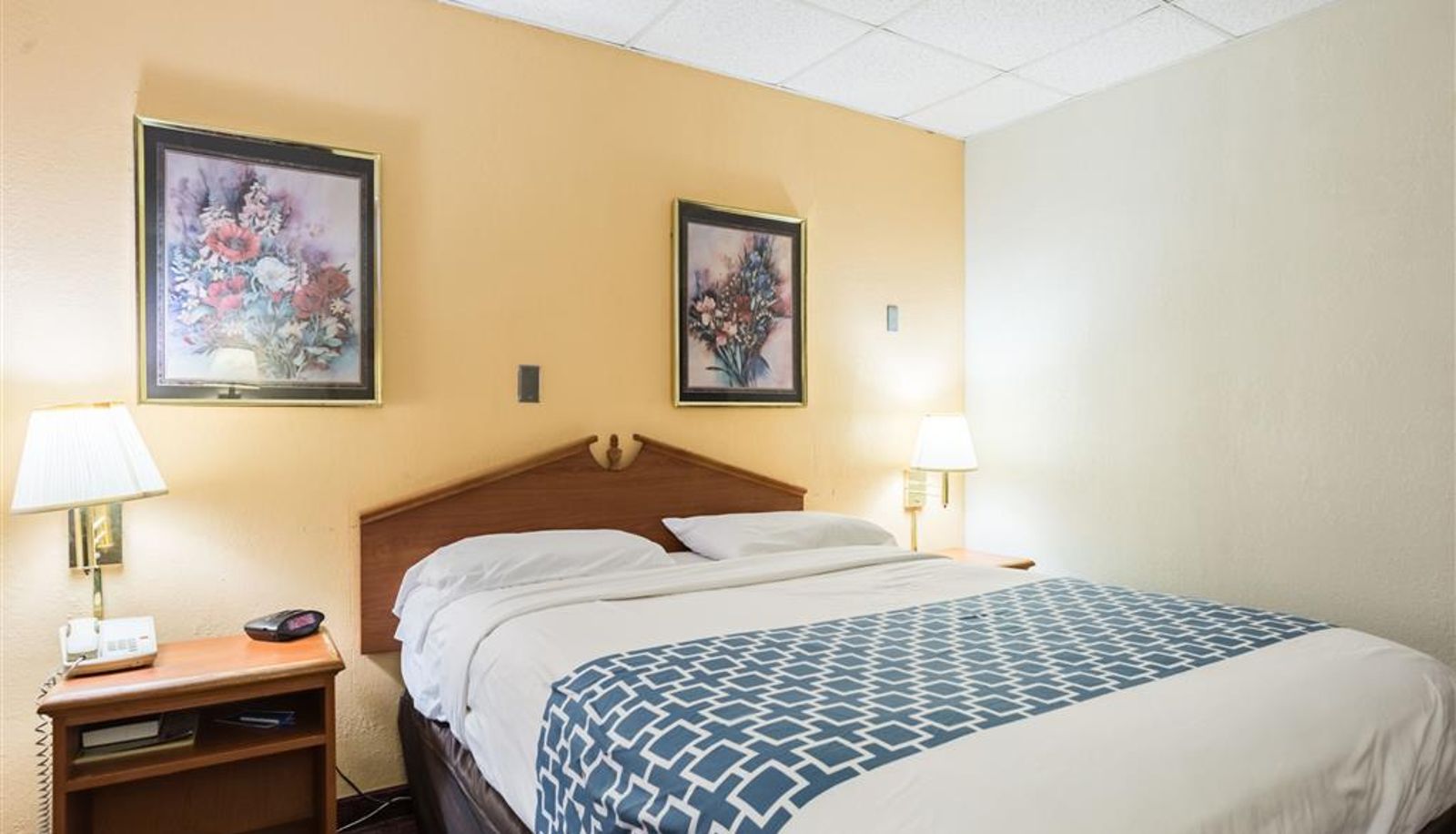Zimmer - Rodeway Inn Sardis