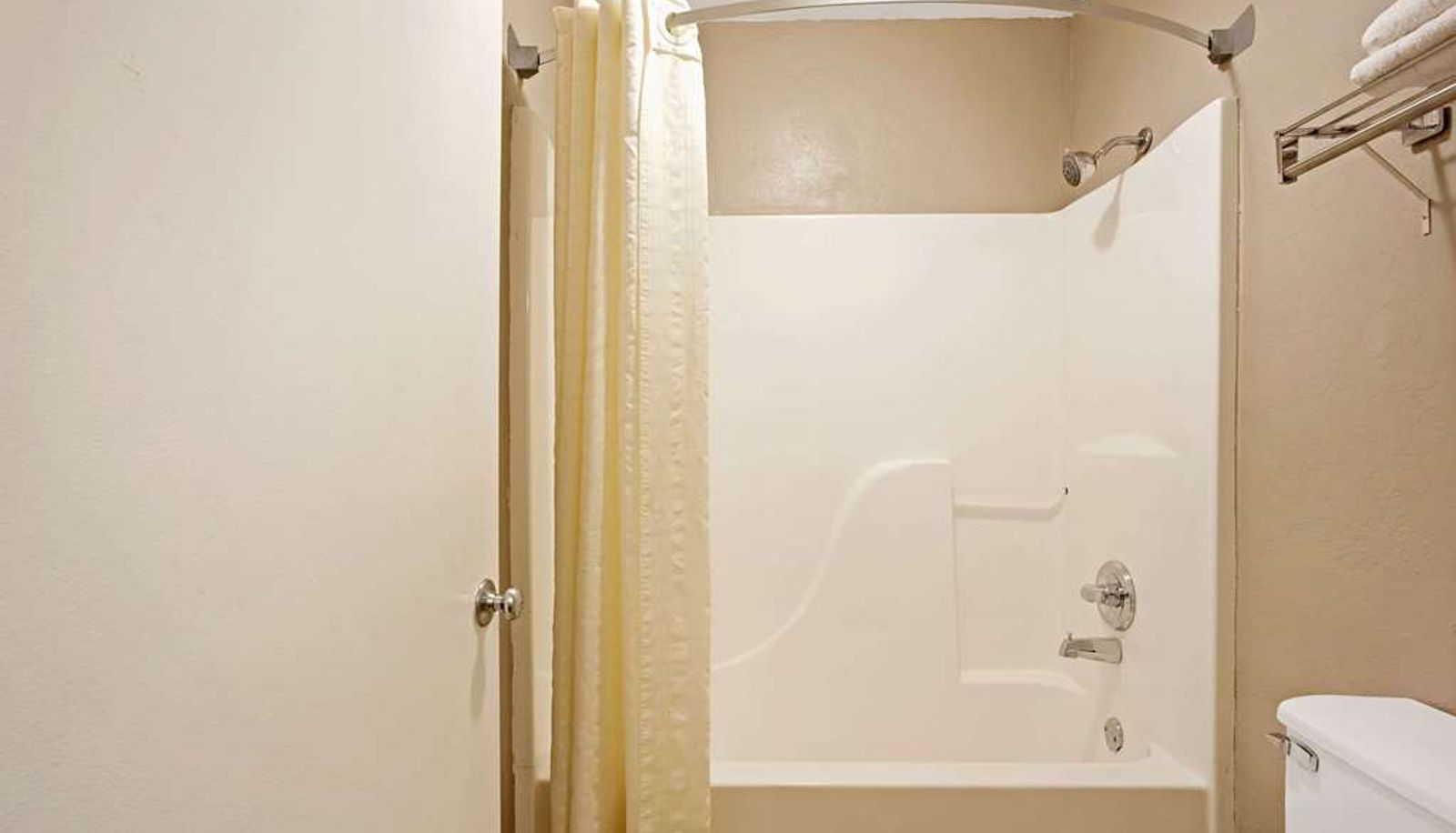 Room - Super 8 by Wyndham Oklahoma/Frontier City