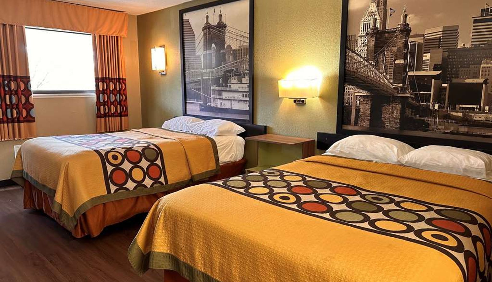 Zimmer - Super 8 by Wyndham Cincinnati/Springdale OH