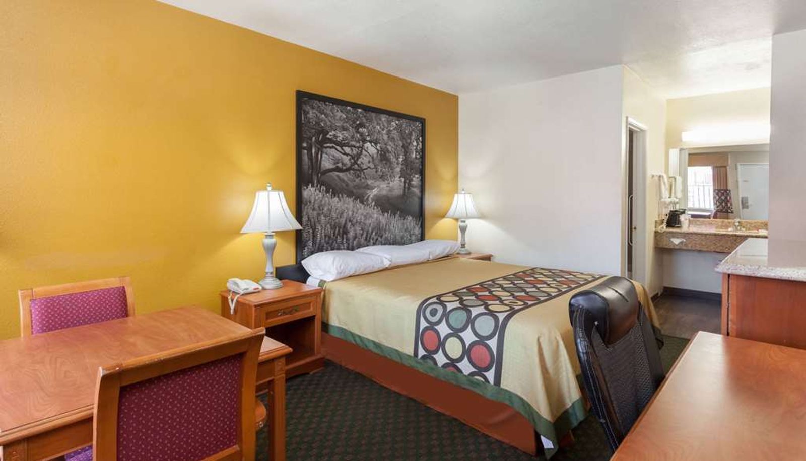 Zimmer - Super 8 by Wyndham Bakersfield South CA