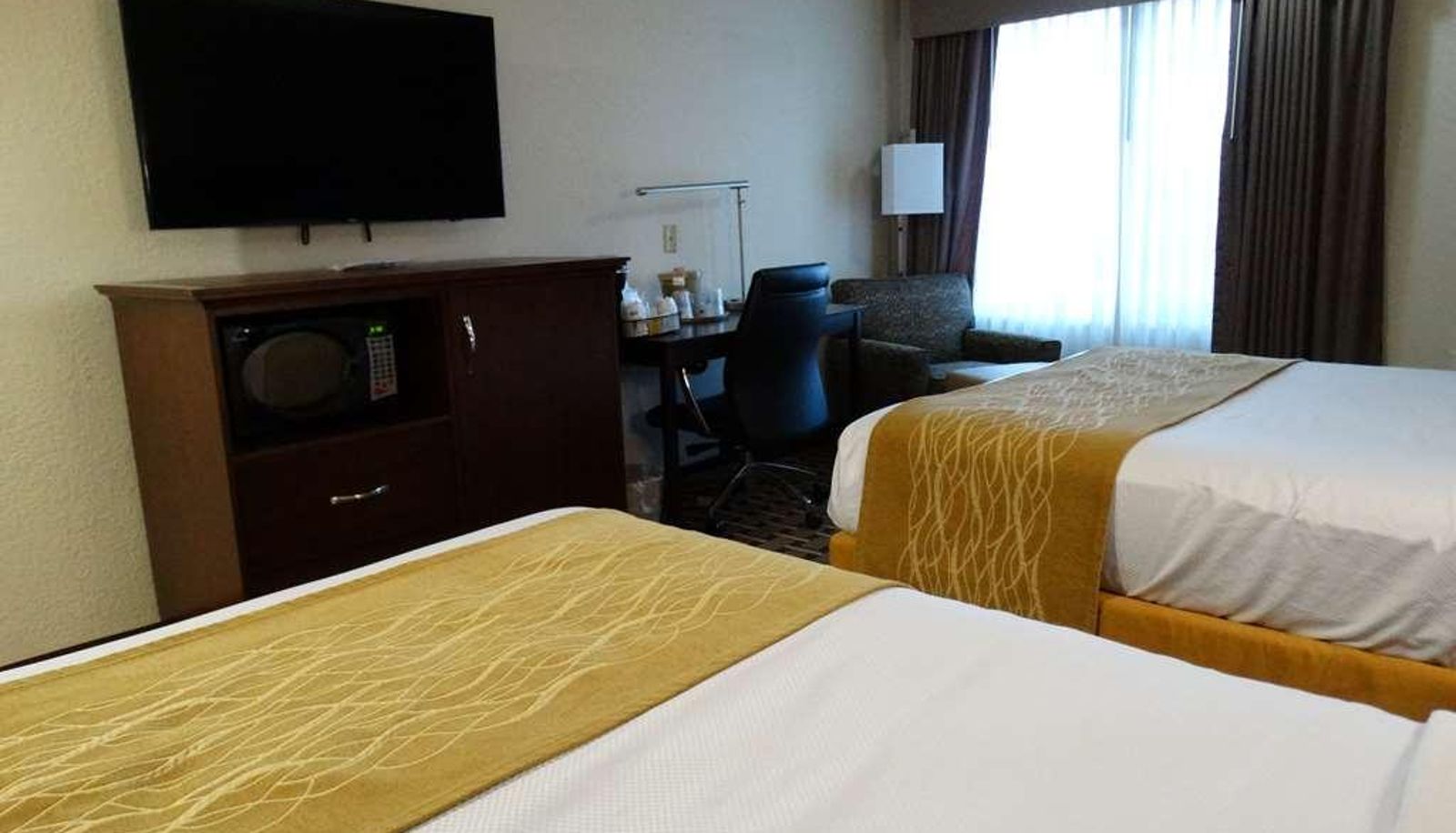 Quadruple room - BUDGETEL MACON