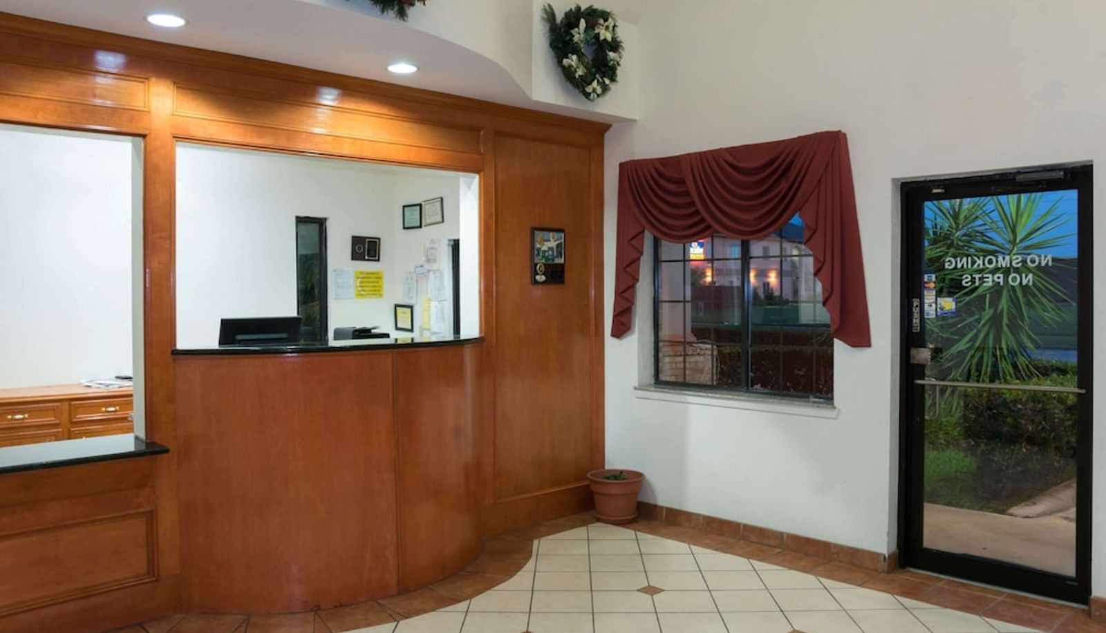 Hall - Super 8 by Wyndham Stafford Sugarland Area