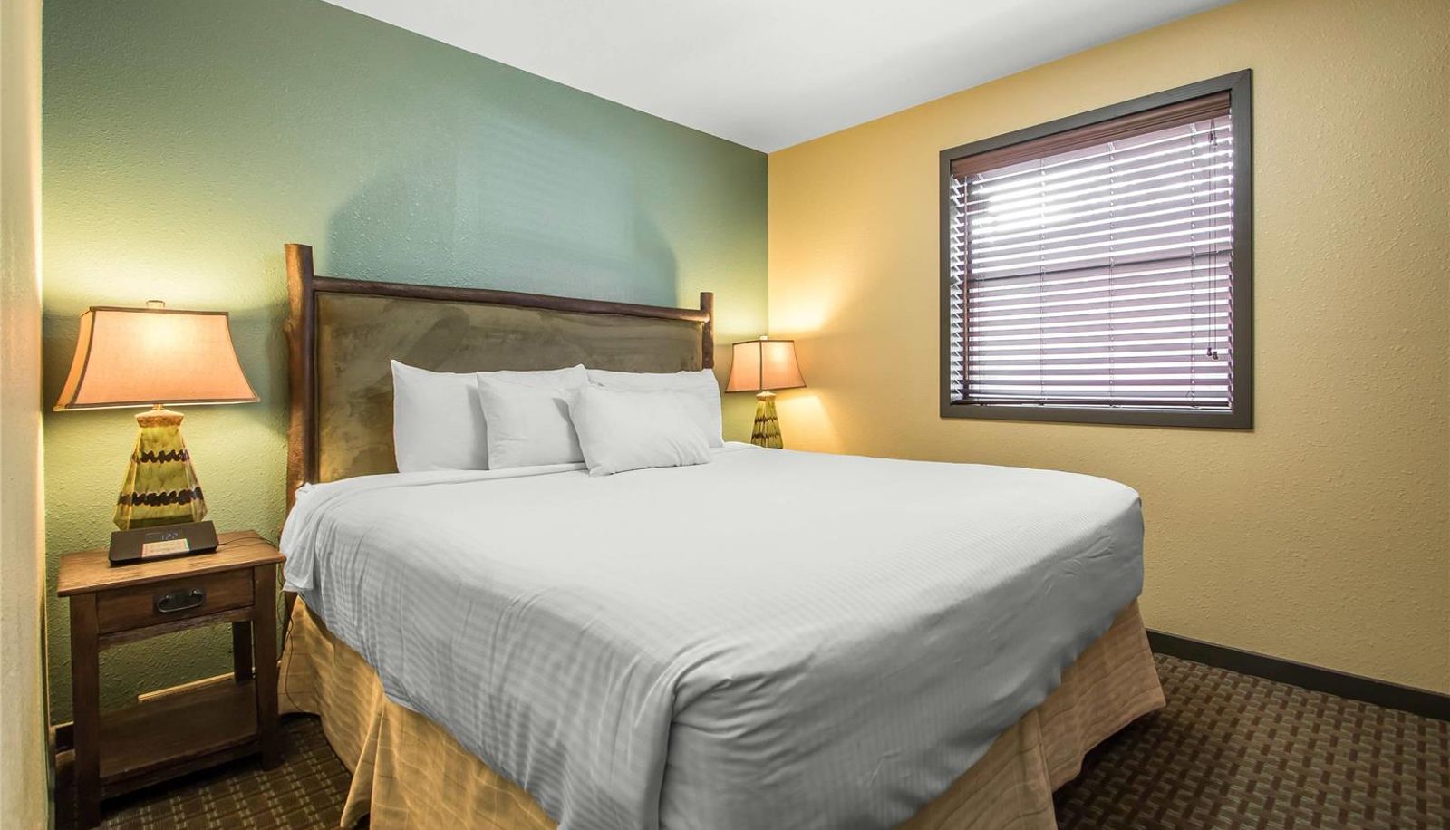 Room - Hilton Vacation Club Christmas Mountain Village Wisconsin Dells