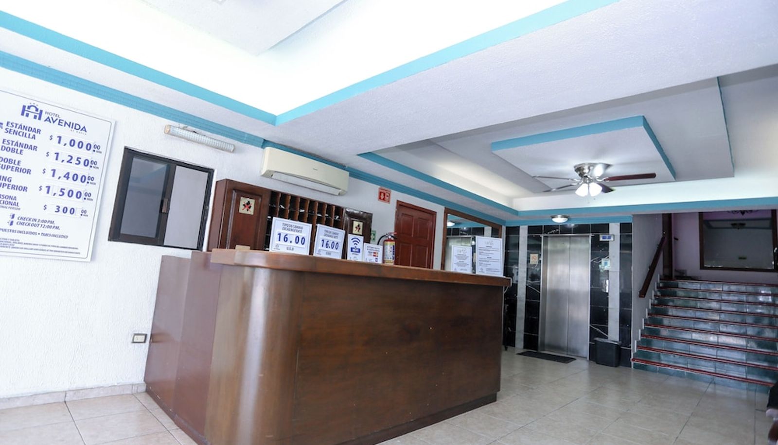 Reception - Hotel Avenida Cancun