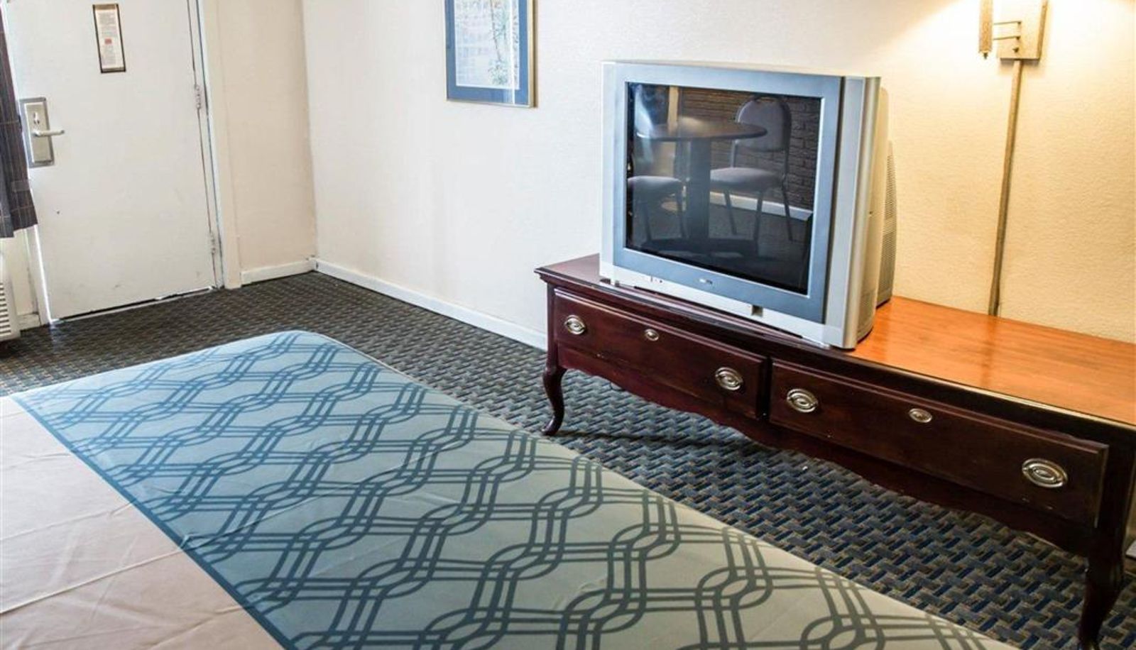 Room - Rodeway Inn & Suites Wilmington North