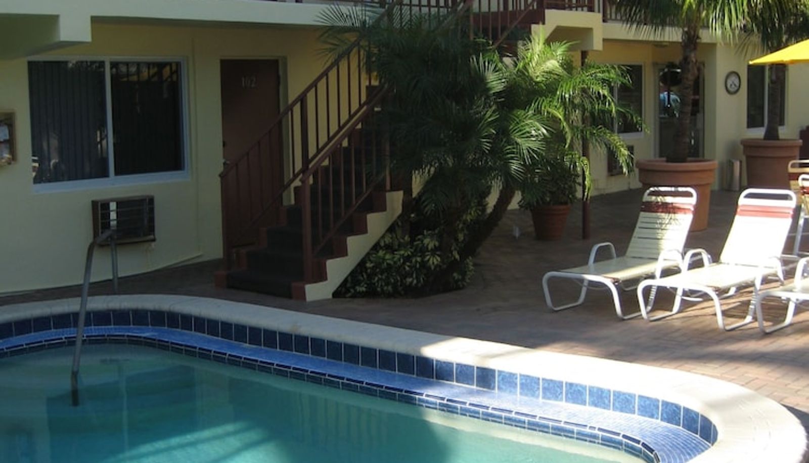 Piscina - Surf Side Resort