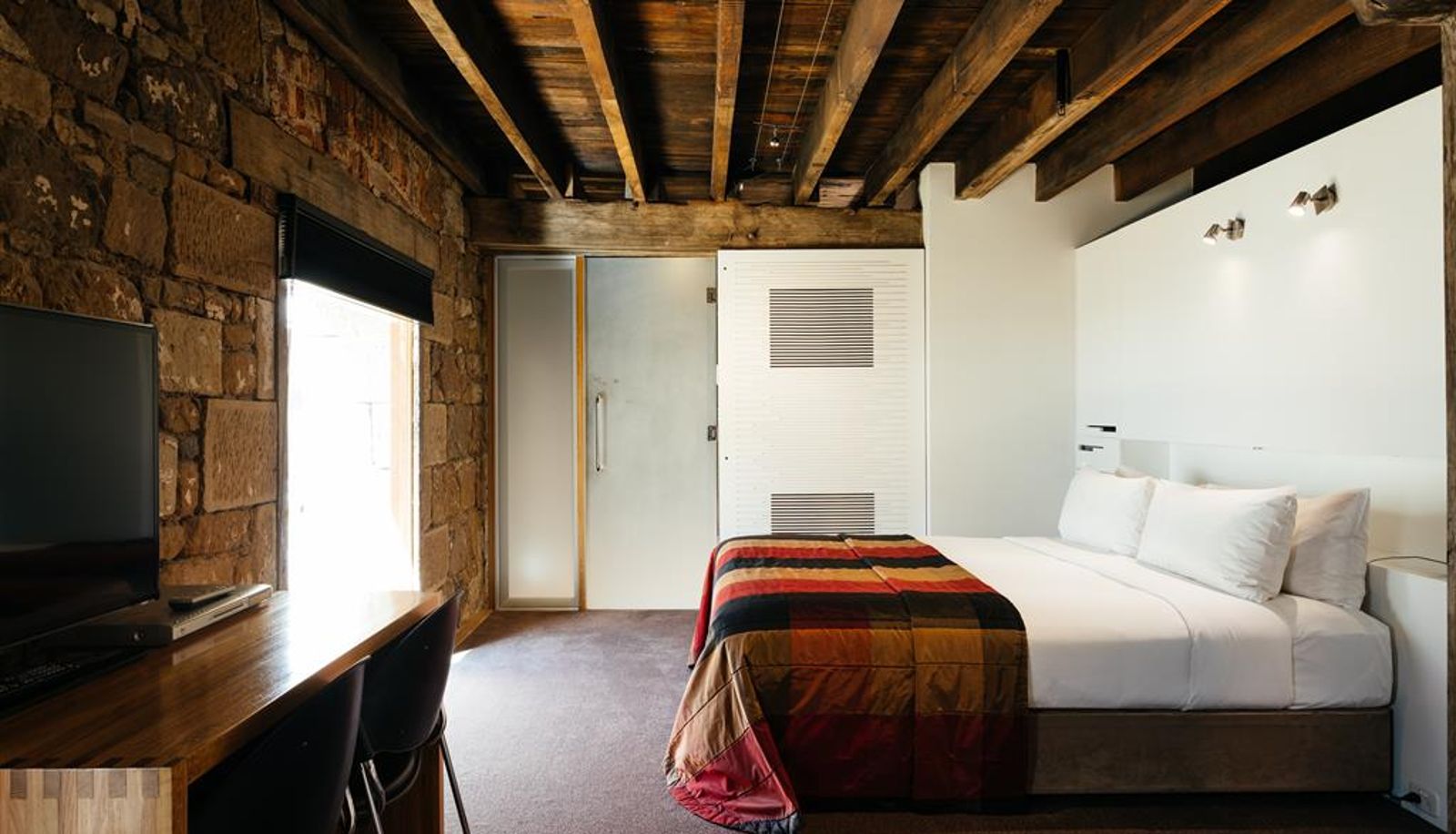 Zimmer - The Henry Jones Art Hotel