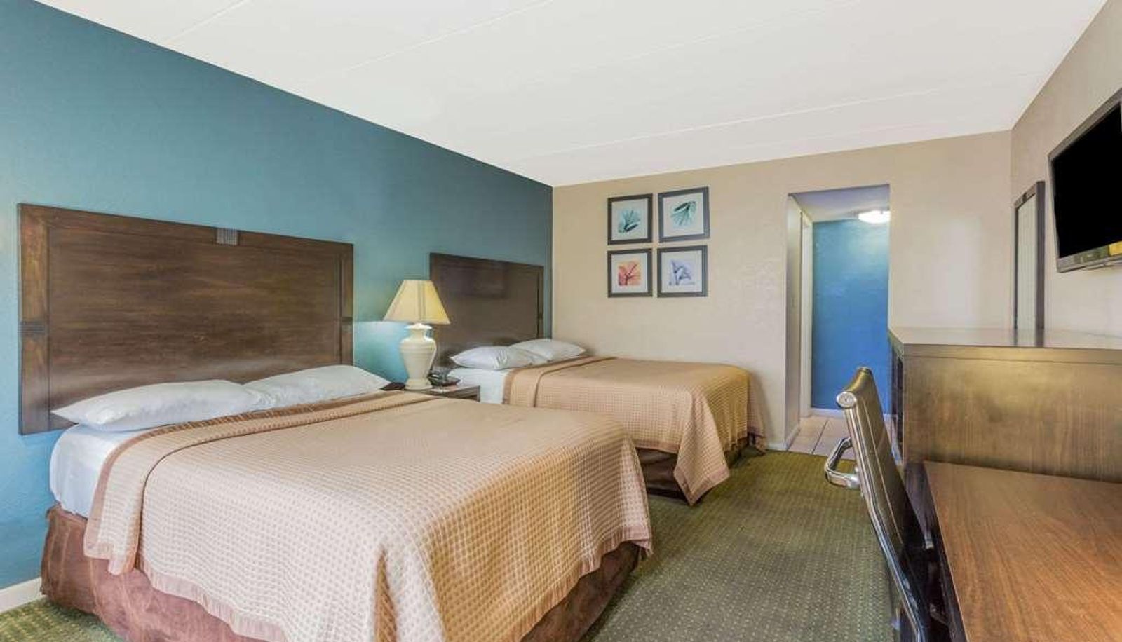 Quadrupla - Travelodge by Wyndham Virginia Beach