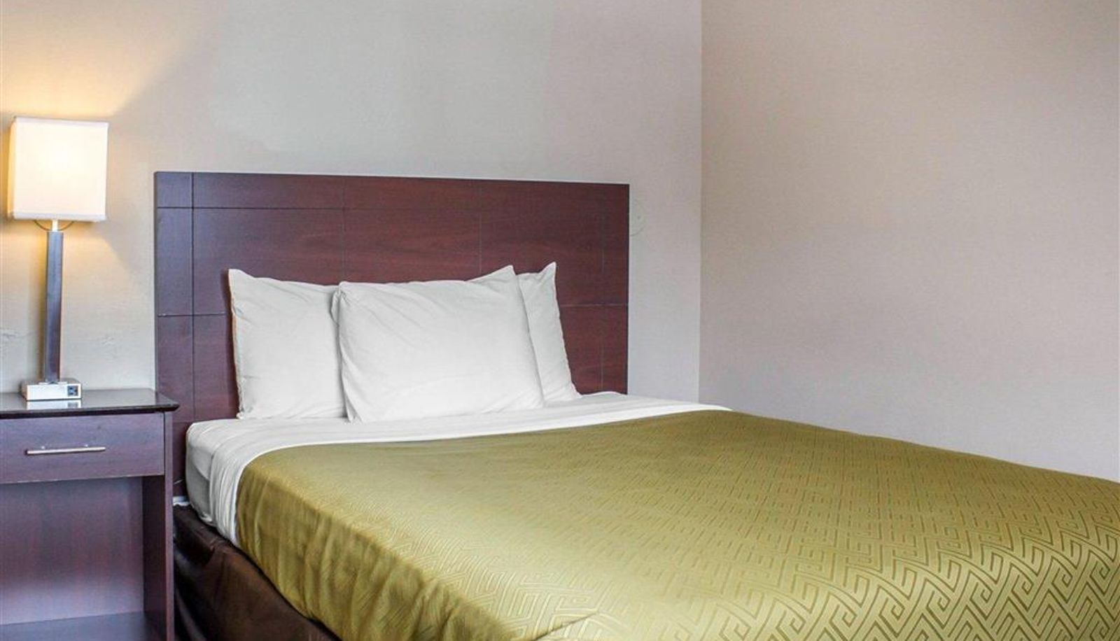 Zimmer - Econo Lodge Ames