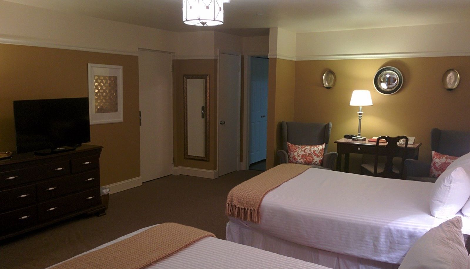 Suite - University Inn at Emory