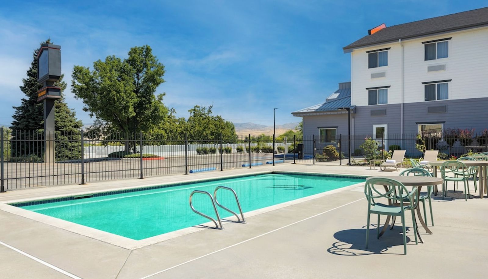 Pool - Garner Hotel BOISE AIRPORT by IHG