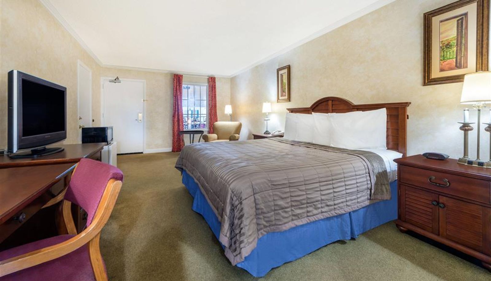 Room - Howard Johnson by Wyndham Burlington