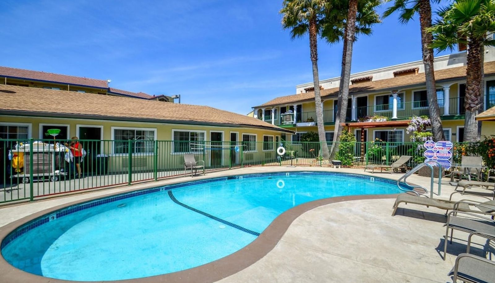 Pool - Bay Front Inn Santa Cruz