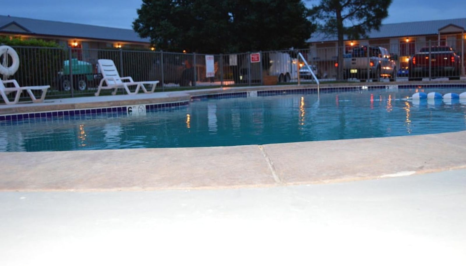 Piscina - Guest Inn