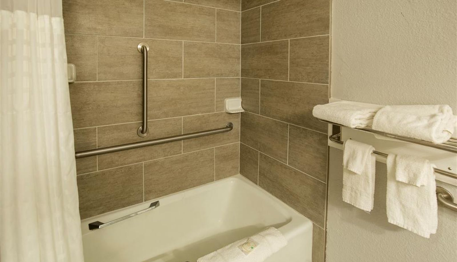 Camera - Quality Inn & Suites Hammond Near I-8090