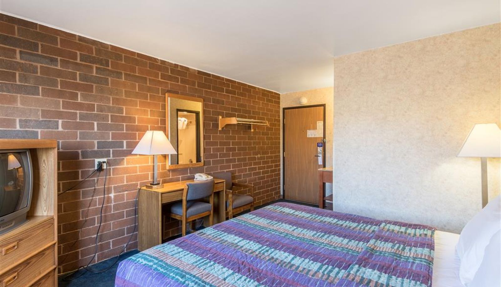 Camera - Motel 6 Eau Claire