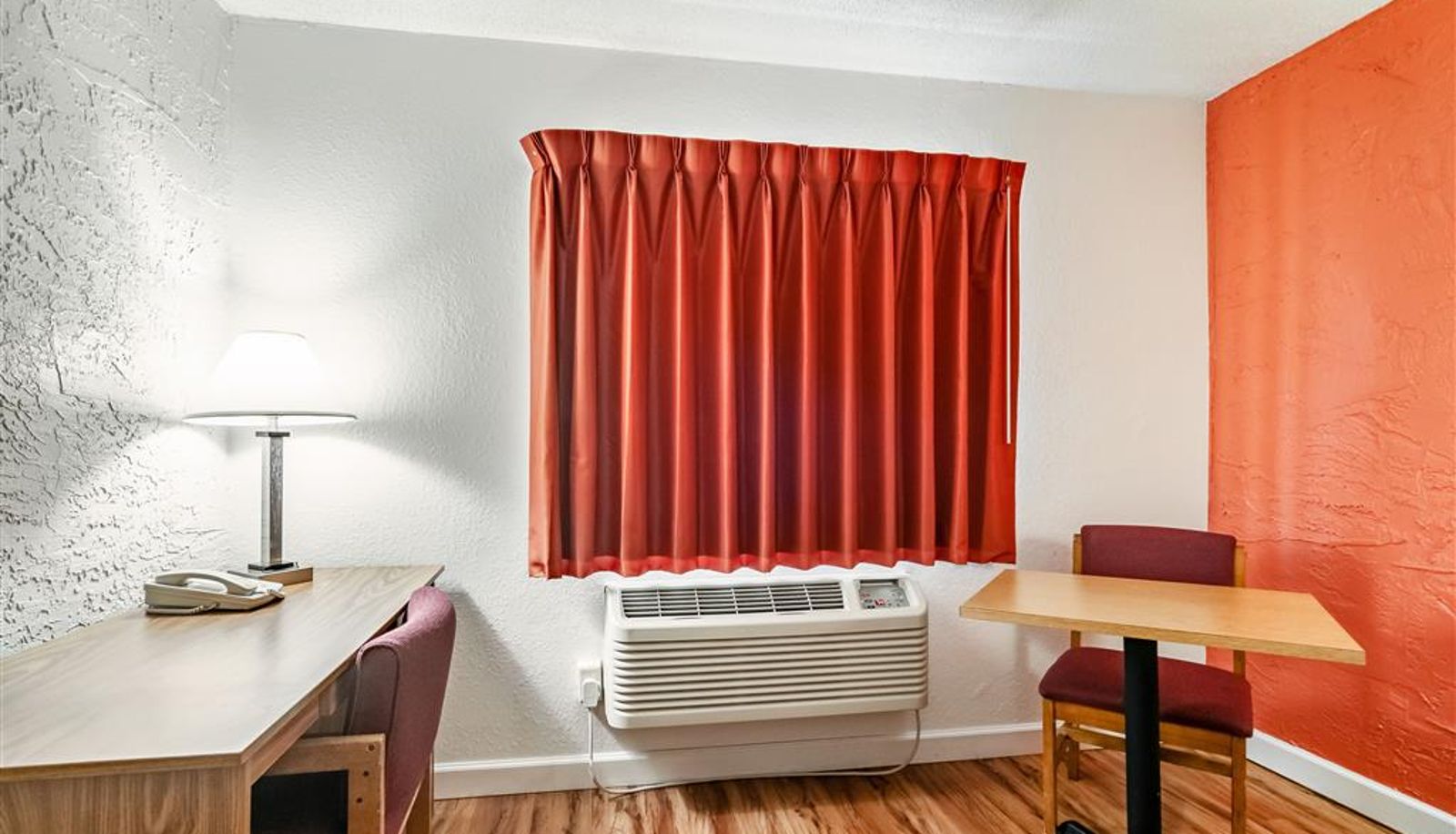 Kamer - MOTEL 6 NAPERVILLE IL