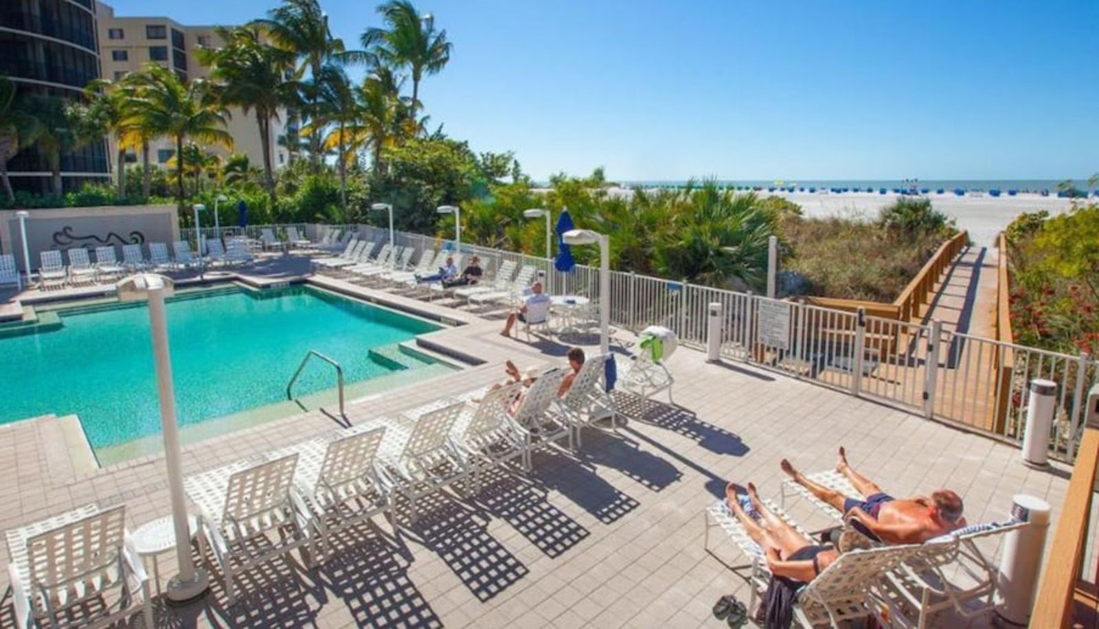 Basen - GullWing Beach Resort