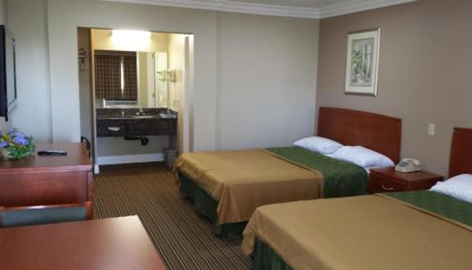 Room - Regency Hotel - Moreno Valley