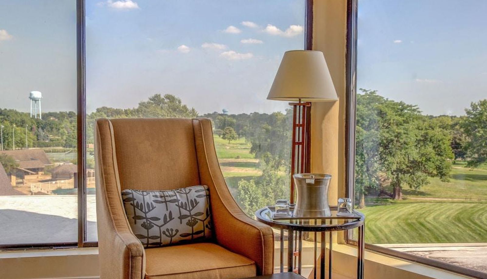Standard room - INDIAN LAKES HOTEL