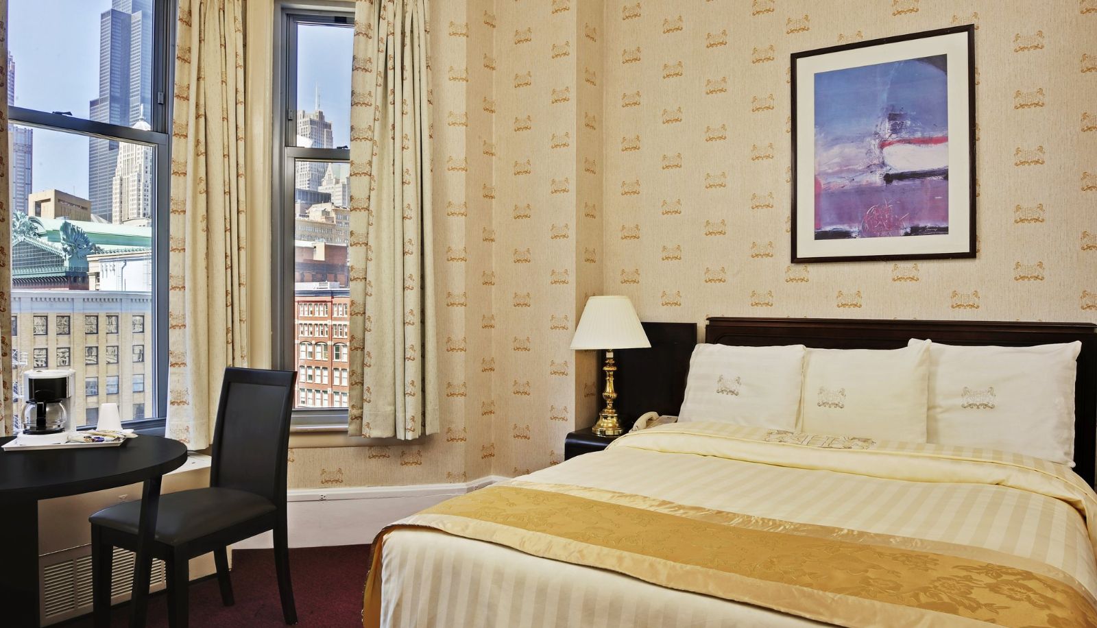 Zimmer - Congress Plaza Hotel