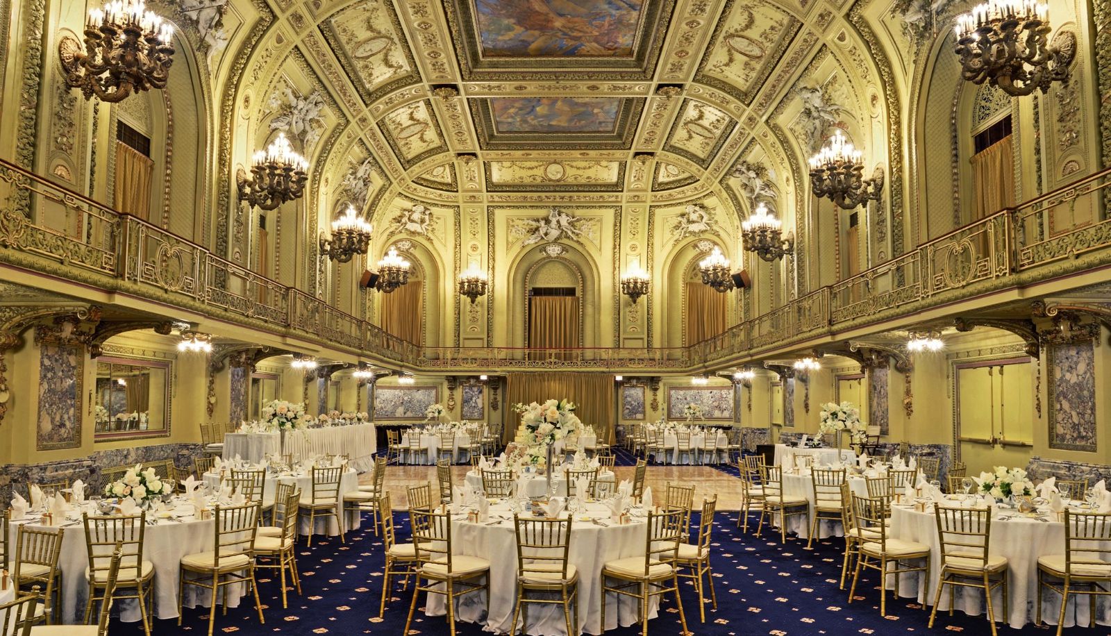 Room - Congress Plaza Hotel