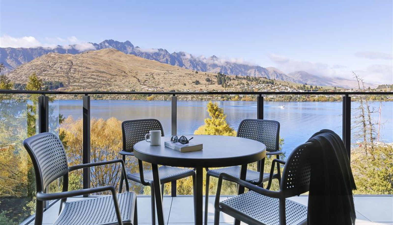 Room - Avani Queenstown Hotel