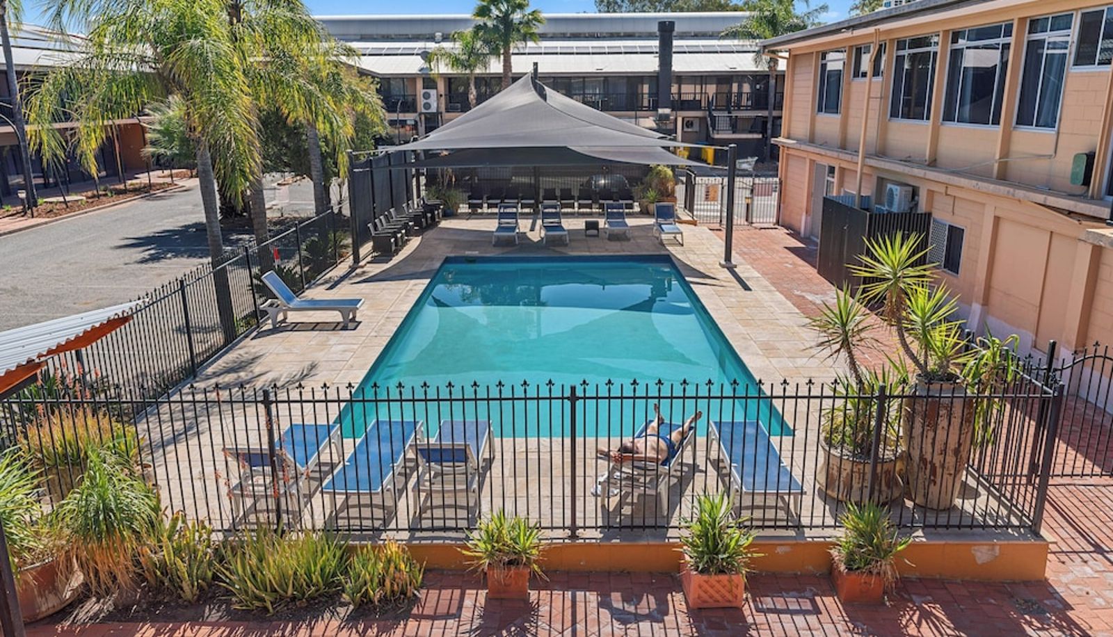 Pool - Diplomat Hotel Alice Springs