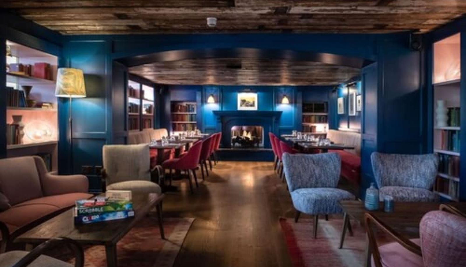 Hall - The Swan at Streatley