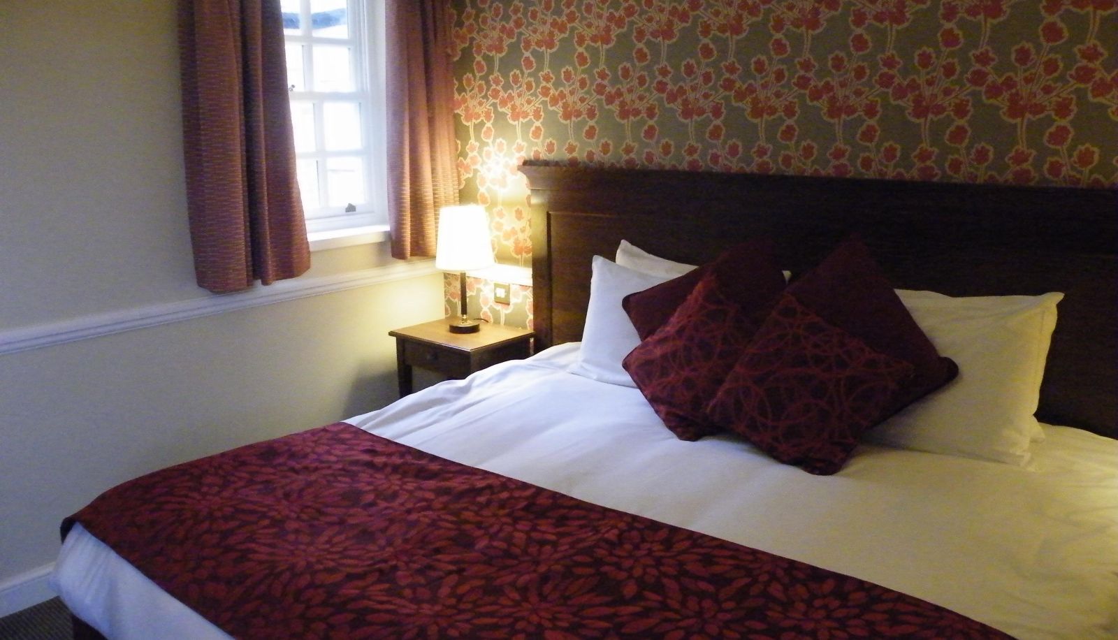 Room - Saracens Head Towcester